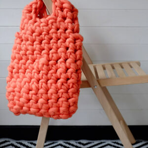 crochet bag made with chunky yarn 
